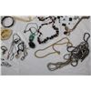 Image 5 : Jewellery Lot - Necklaces + Bracelets