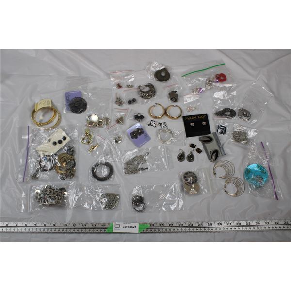 Jewellery Lot - Earrings