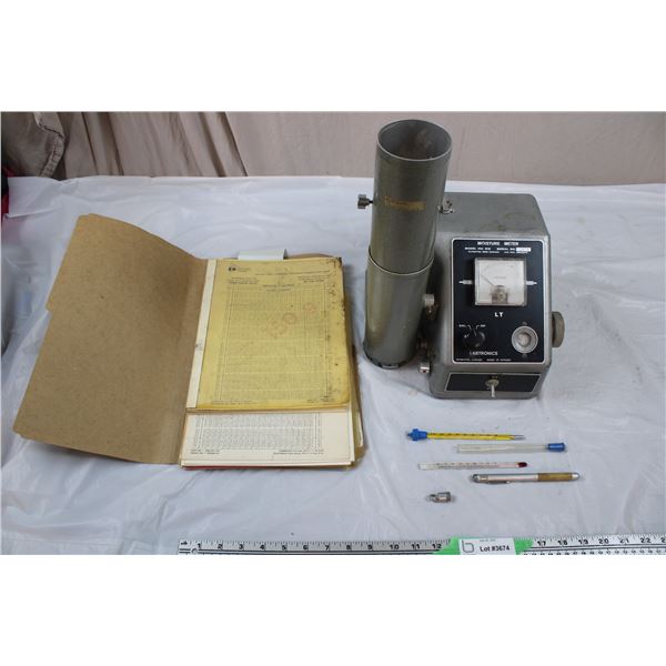Vintage Labtronics Moisture Meter #919 - appears working - with vintage thermometers