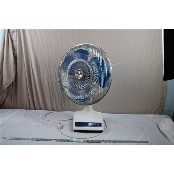 Super 16 - 3 speed Room Fan - working