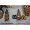 Image 2 : Wicker Baskets + Miniature Snowshoes