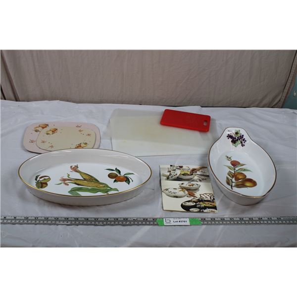 Evesham kitchenware bake trays + cutting boards
