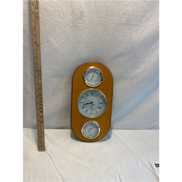 Quartz clock/barometer
