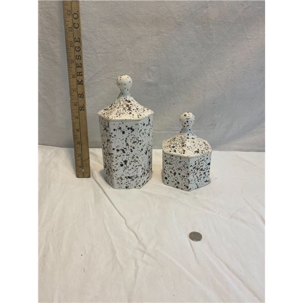 Lidded containers (one has slight chip )