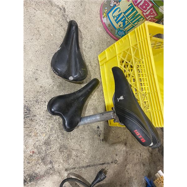 3 bike seats and other part