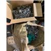 Image 1 : Large lot of pegs