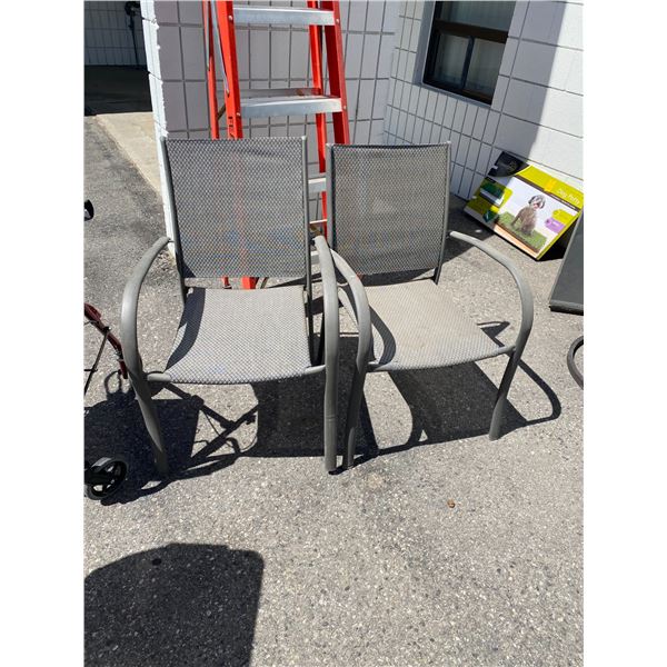 2 stacking chairs