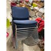 Image 2 : Lot (20) stacking chairs