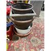 Image 1 : Planter pots