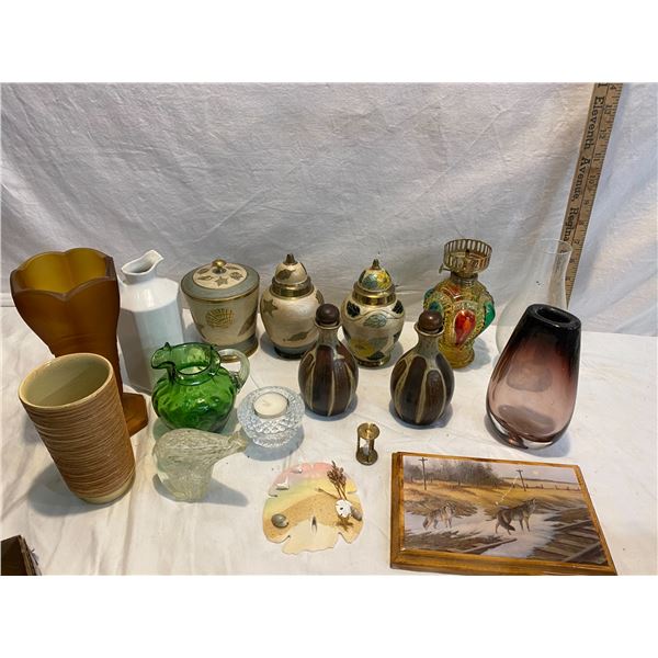 Lot lidded containers and vases and other collectibles