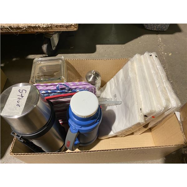 Thermoses, napkins, other kitchen items