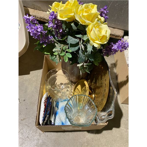 Vases, artificial flowers , and trays etc