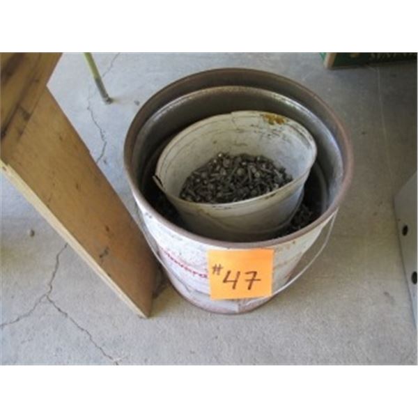 PAIL OF WEATHER HEAD SCREWS