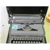 Image 1 : VINTAGE PORTABLE TYPEWRITER