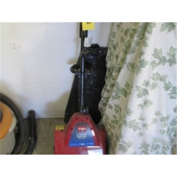 TORO POWER SHOVEL C/W BRUSH ATTACHMENT