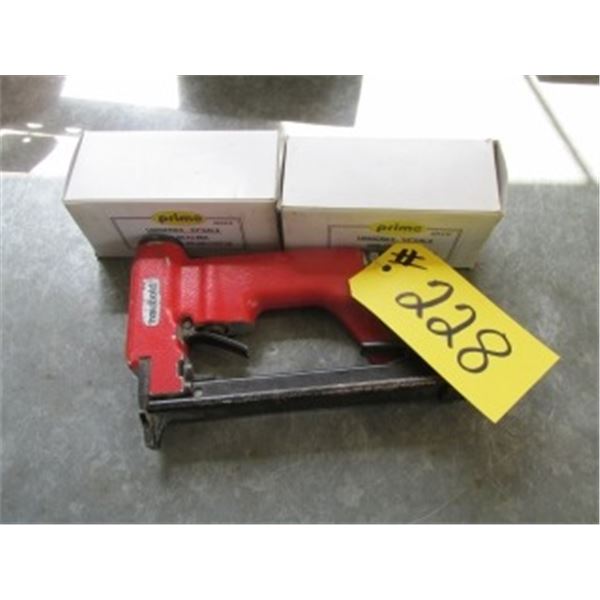 AIR STAPLER COMPLETE W/15K STAPLES