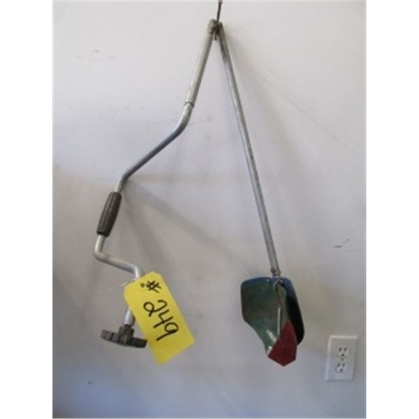 ANTIQUE ICE HOLE AUGER
