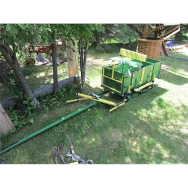 JOHN DEERE BOBSLEIGH C/W GRAIN BOX (BUILT TO SCALE)