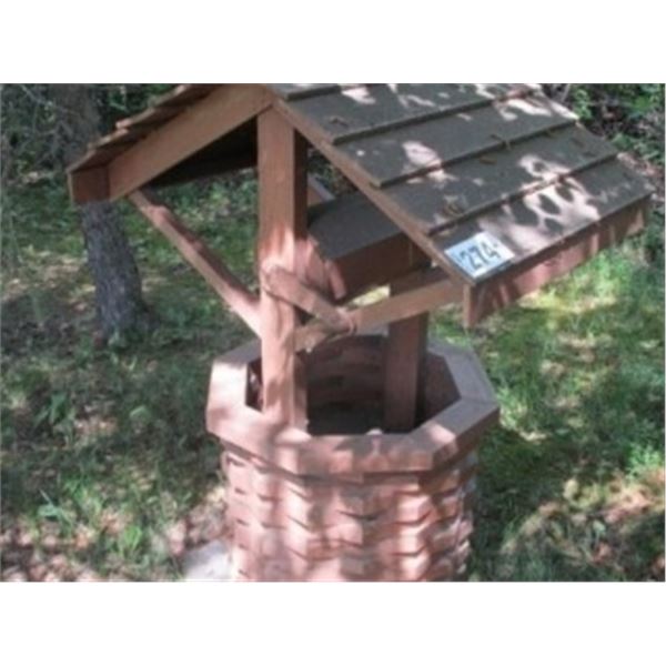 LAWN ORNAMENT WISHING WELL