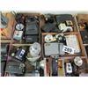 Image 3 : COLLECTOR CAMERAS IN CASES, MOVIE CAMERAS. POLAROID CAMERAS & PROJECTOR, VIVITAR ZOOM LENS, 67MM-260