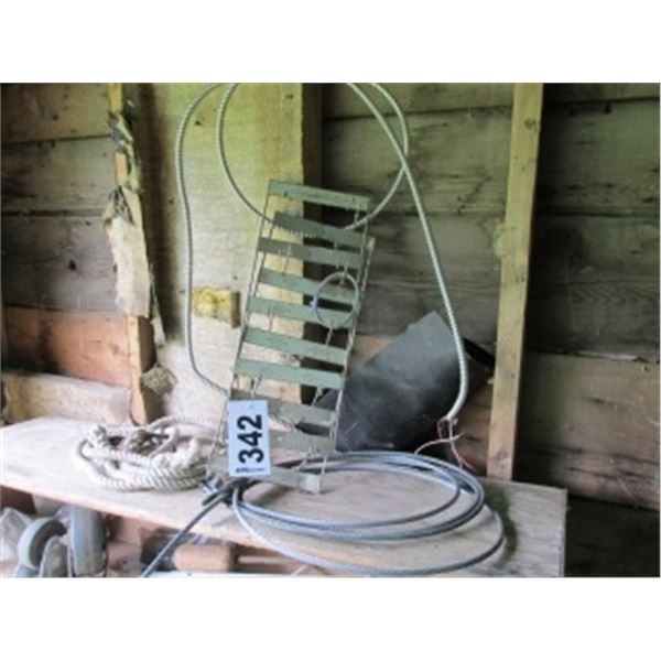 VINTAGE GILETTE STAINLESS STEEL BLADES, DISPLAY RACK & CABLE