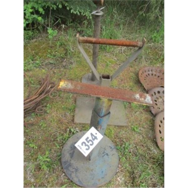 ADJUSTABLE HEIGHT STANDS