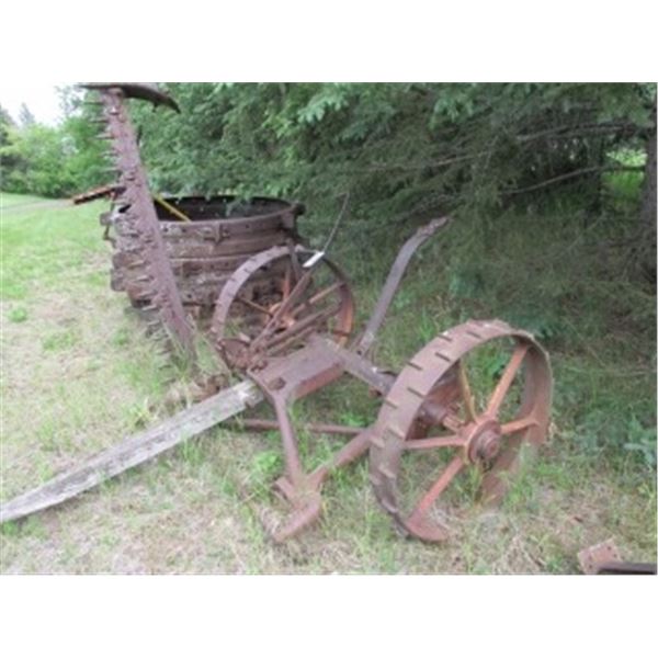 INTERNATIONAL HARVESTER HORSE DRAWN SICKLE MOWER
