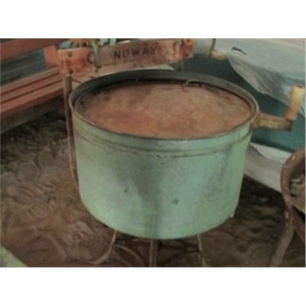 HAND OPERATED WASHING MACHINE C/W RINGER