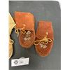 Image 2 : Nice Native Lot, Mocassins, Shoes and Carving