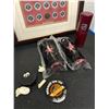 Image 2 : 2002-03 Vancouver Canucks Framed Medallion Collection Plus Extras