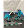 Image 1 : Pair of Size 5 Bauer Roller Blades