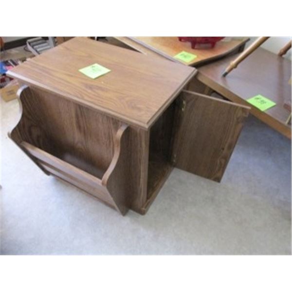 END TABLE/CABINET/MAGAZINE RACK