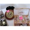 Image 5 : 3 BOXES C/W EARRINGS, PENDANTS, NECKLACES 2 JEWEL BOXES