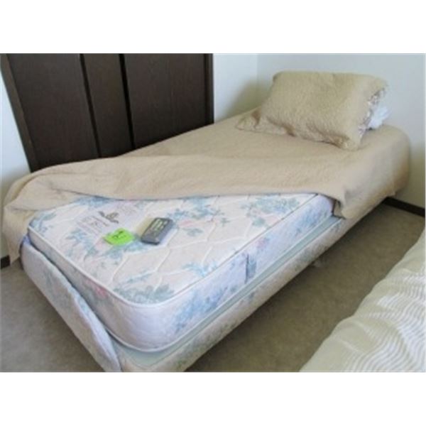 ULTRAMATIC ADJUSTABLE BED REGISTRY COLLECTION C/W REMOTE CONTROL TO ADJUST