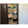 Image 2 : CONTENTS OF LINEN CLOSET INCLUDING BLANKETS, BEDDING & TOWELS