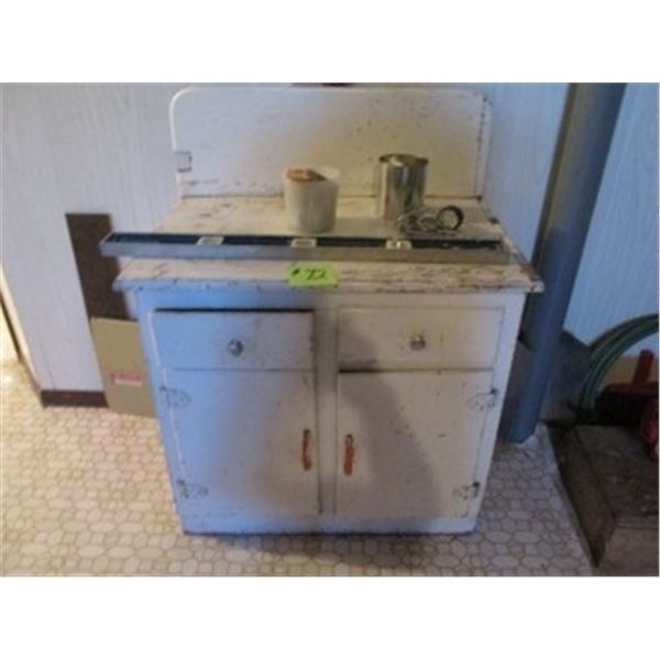 SMALL WHITE CABINET C/W CONTENTS