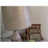 Image 2 : TABLE LAMP, PICTURE FRAMES, PICTURES