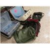 Image 2 : 4 SUITCASES, 3 DUFFLE BAGS