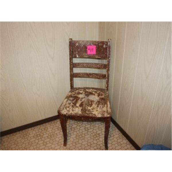 ANTIQUE BROWN CHAIR