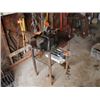 Image 1 : VISE & STEEL TABLE