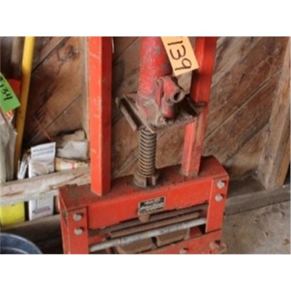 HYDRAULIC PRESS
