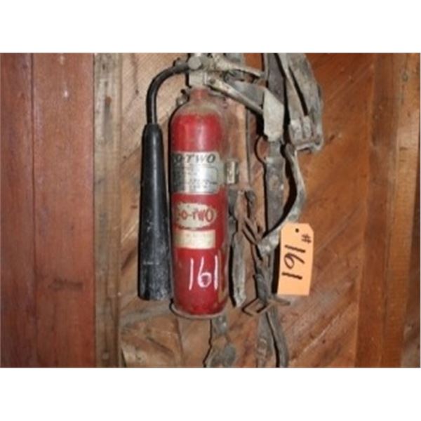 OLD EXTINGUISHER & HALTER