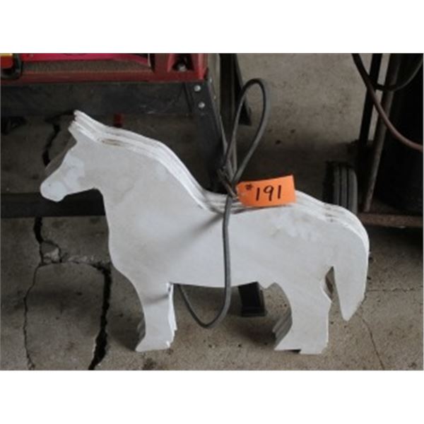 4 WHITE PLYWOOD HORSES