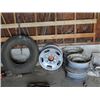 Image 1 : 5 RIMS & TIRE
