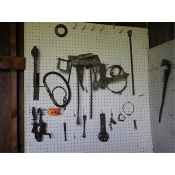 QUANTITY OF MISC ON PEG BOARD & RACK