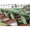 Image 6 : JOHN DEERE 3100 - 6 BOTTOM PLOW