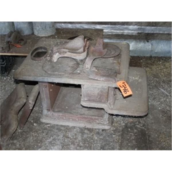 OLD COAL/WOOD STOVE