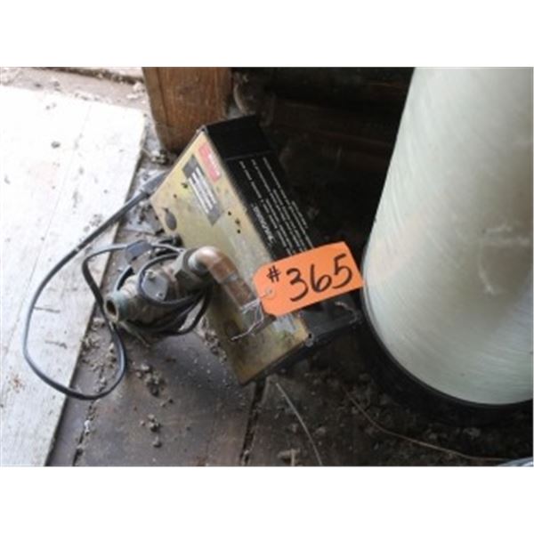 PRESSURE TANK, PAILS, VALVE SYSTEM