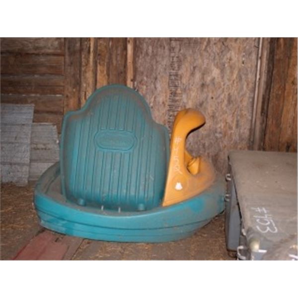 PLASTIC KIDS BOAT TOY