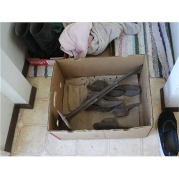 SHOE REPAIR TOOLING  IN THE BOX